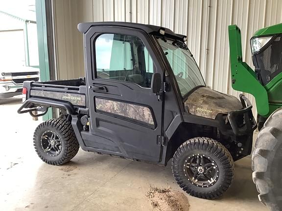 Image of John Deere XUV 835R Primary image