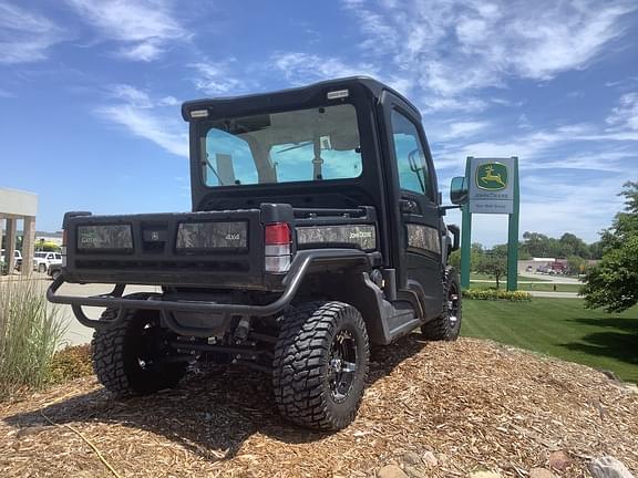 Image of John Deere XUV 835R equipment image 3