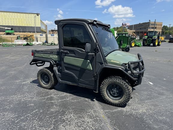 Image of John Deere XUV 835R equipment image 2