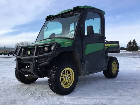 Image of John Deere XUV 835R equipment image 1