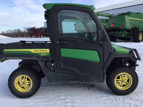 Image of John Deere XUV 835R equipment image 3