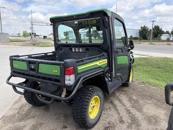Image of John Deere XUV 835R equipment image 3