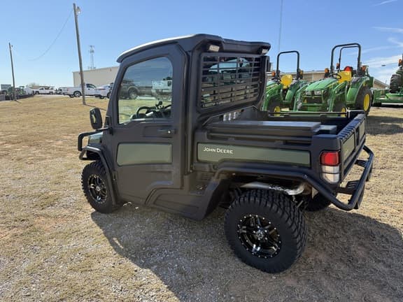 Image of John Deere XUV 835R equipment image 1