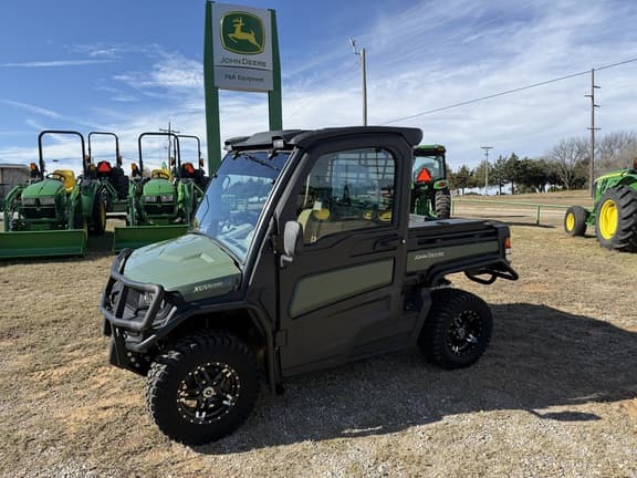 Image of John Deere XUV 835R Primary image