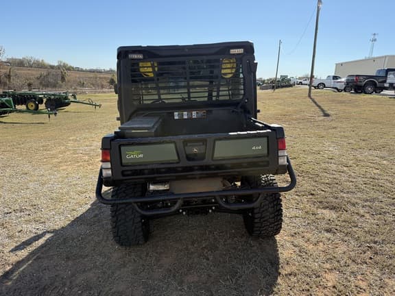 Image of John Deere XUV 835R equipment image 2