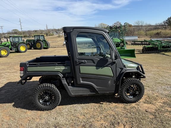 Image of John Deere XUV 835R equipment image 4
