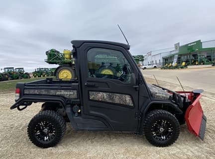 Image of John Deere XUV 835R equipment image 3