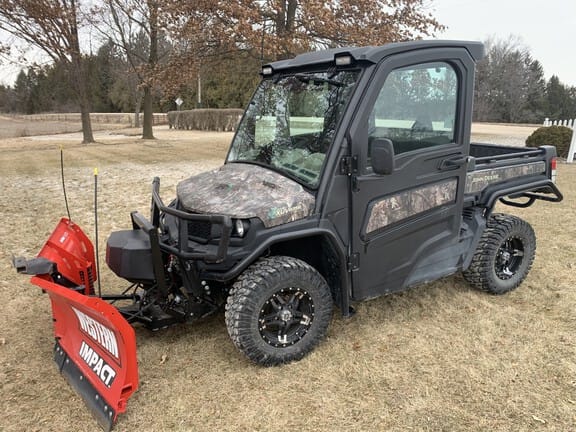 2023 John Deere XUV 835R Equipment Image0