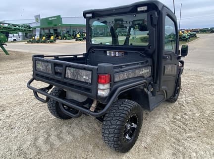 Image of John Deere XUV 835R equipment image 4