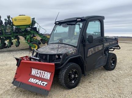 2023 John Deere XUV 835R Equipment Image0