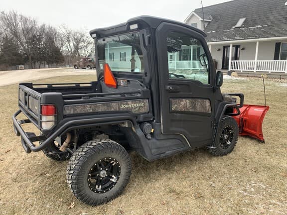 Image of John Deere XUV 835R equipment image 3