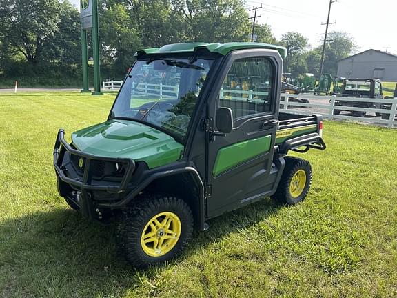 Image of John Deere XUV 835R Primary image