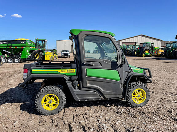 Image of John Deere XUV 835R equipment image 3