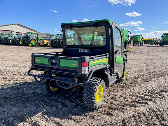 Image of John Deere XUV 835R equipment image 4