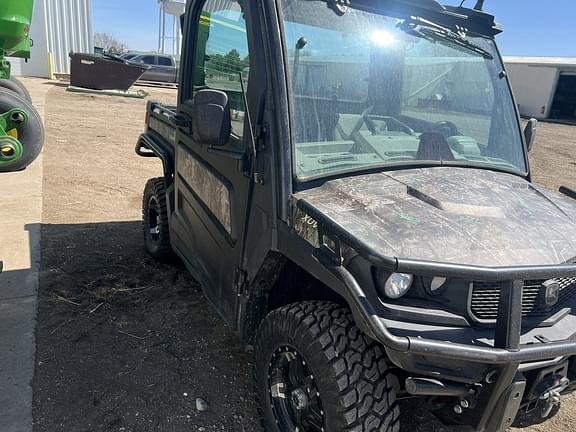 Image of John Deere XUV 835R equipment image 4