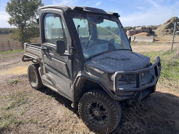 Image of John Deere XUV 835R equipment image 1