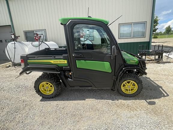 Image of John Deere XUV 835R equipment image 1