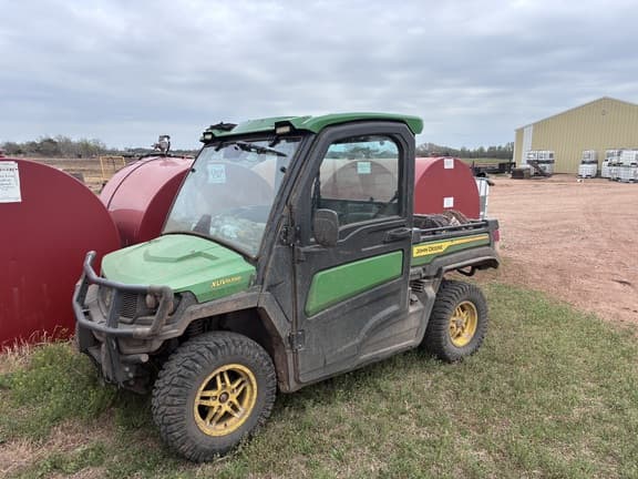 Image of John Deere XUV 835R equipment image 1