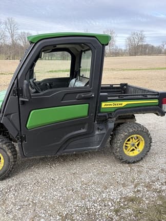 Image of John Deere XUV 835R equipment image 2