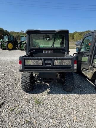 Image of John Deere XUV 835R equipment image 3