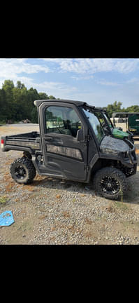 Image of John Deere XUV 835R Image 0