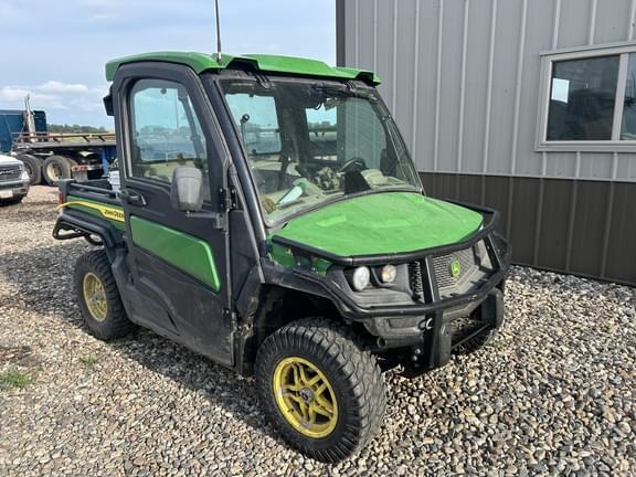 Image of John Deere XUV 835R equipment image 1