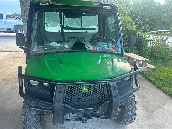 Image of John Deere XUV 835R equipment image 4