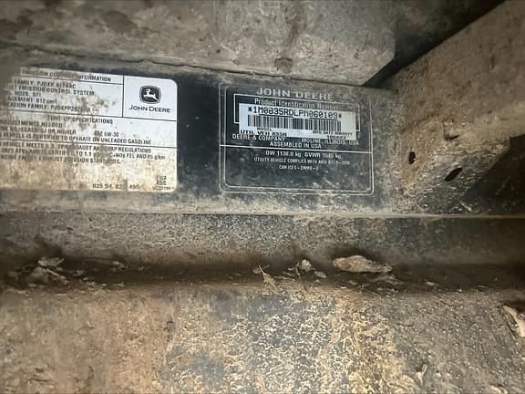 Image of John Deere XUV 835R equipment image 1