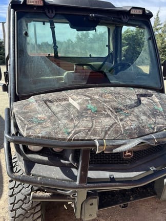 2023 John Deere XUV 835R Equipment Image0