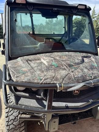 Image of John Deere XUV 835R equipment image 2