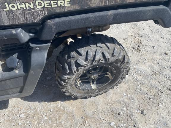 Image of John Deere XUV 835R equipment image 2