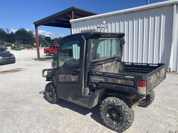 Image of John Deere XUV 835R equipment image 1