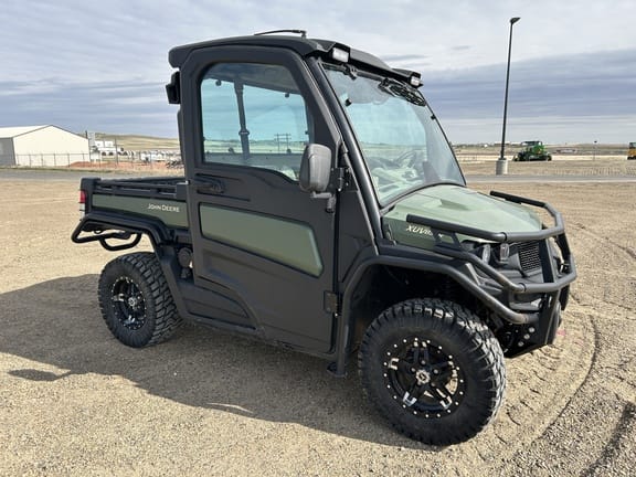 2023 John Deere XUV 835R Equipment Image0