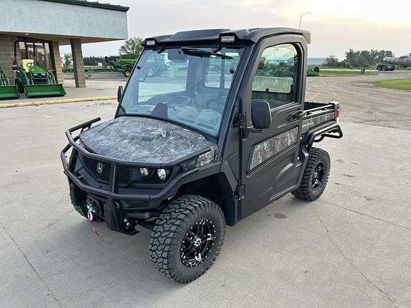 Image of John Deere XUV 835R Primary image