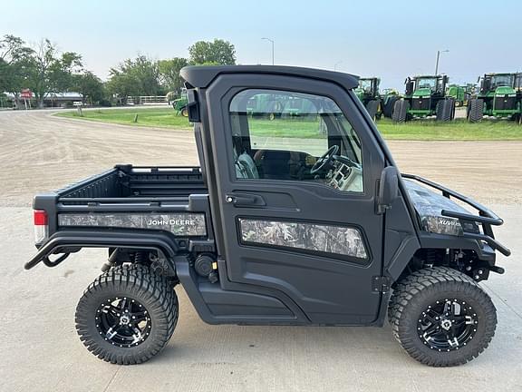 Image of John Deere XUV 835R equipment image 2