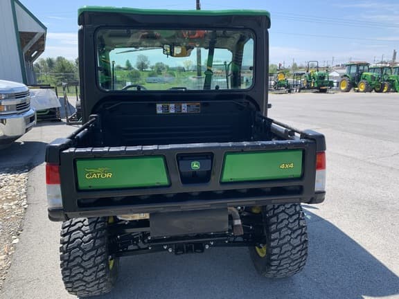 Image of John Deere XUV 835R equipment image 3