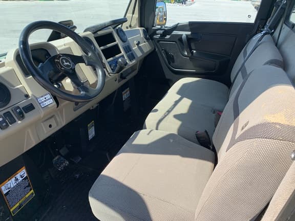 Image of John Deere XUV 835R equipment image 4