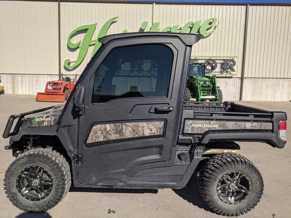 Image of John Deere XUV 835R equipment image 1