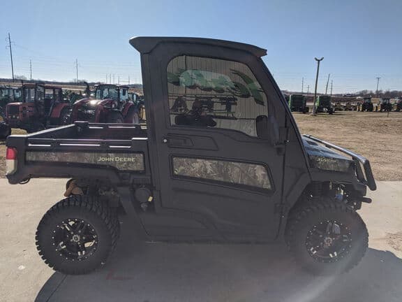 Image of John Deere XUV 835R equipment image 2