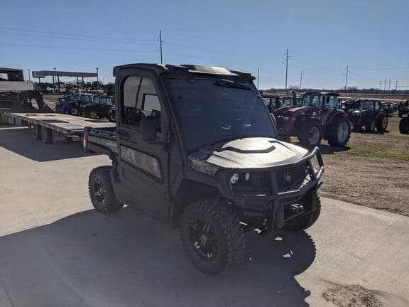 Image of John Deere XUV 835R equipment image 3