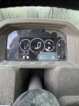 Image of John Deere XUV 835R equipment image 4