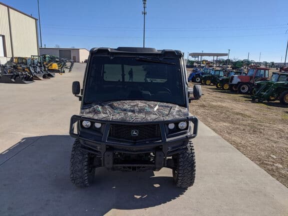 Image of John Deere XUV 835R equipment image 4