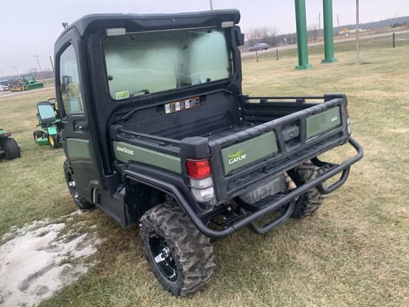 Image of John Deere XUV 835R equipment image 3