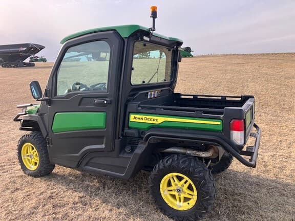 Image of John Deere XUV 835R equipment image 1