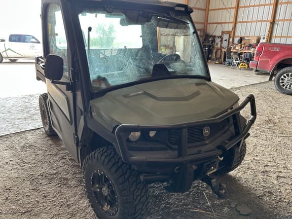 Image of John Deere XUV 835R equipment image 2