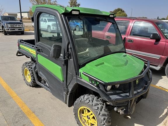 Image of John Deere XUV 835R equipment image 1