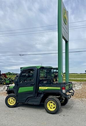 Image of John Deere XUV 835R equipment image 3