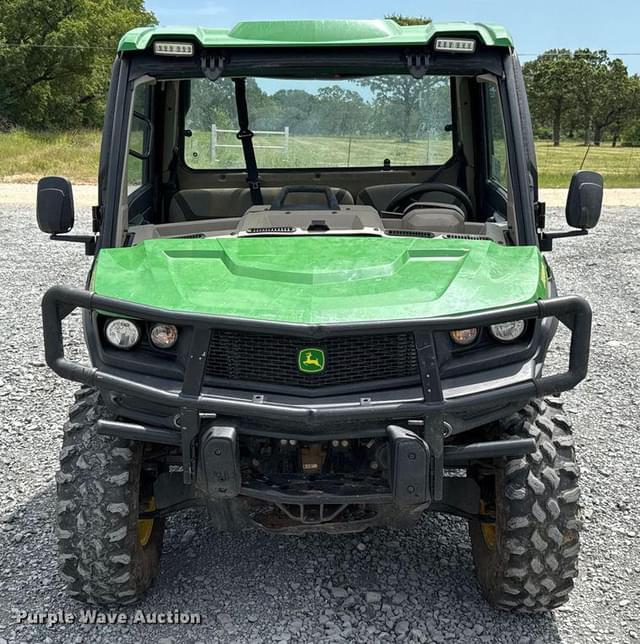 Image of John Deere XUV 835R equipment image 1