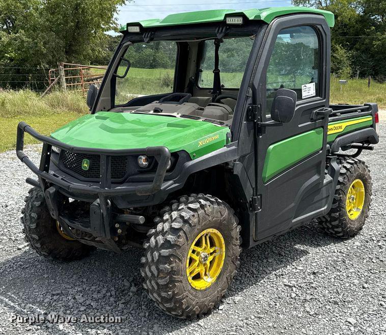 Image of John Deere XUV 835R Primary image