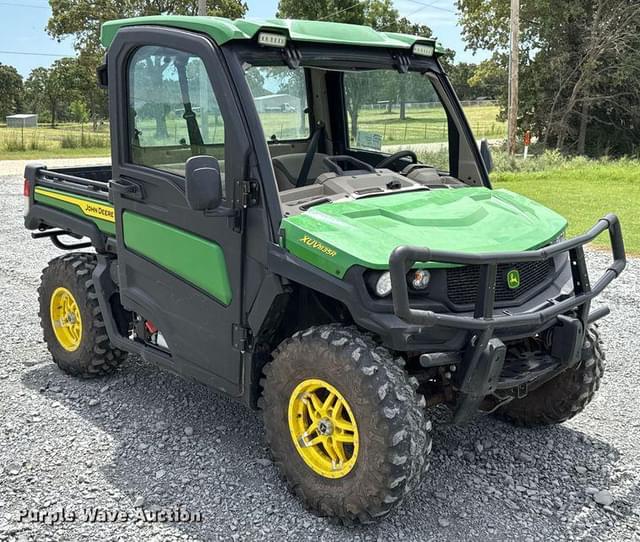 Image of John Deere XUV 835R equipment image 2